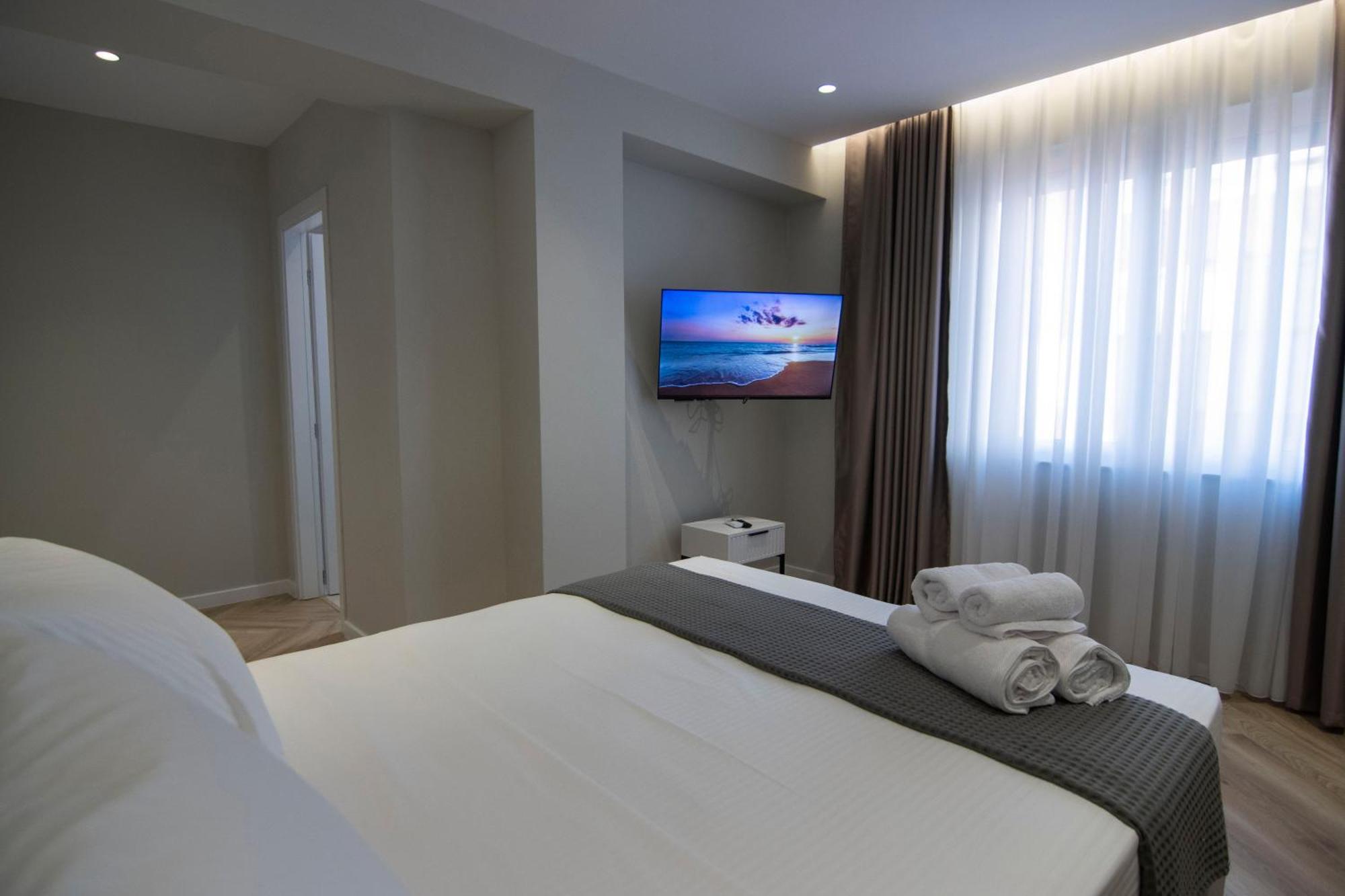Mina Luxury Rooms Tirana Exterior photo