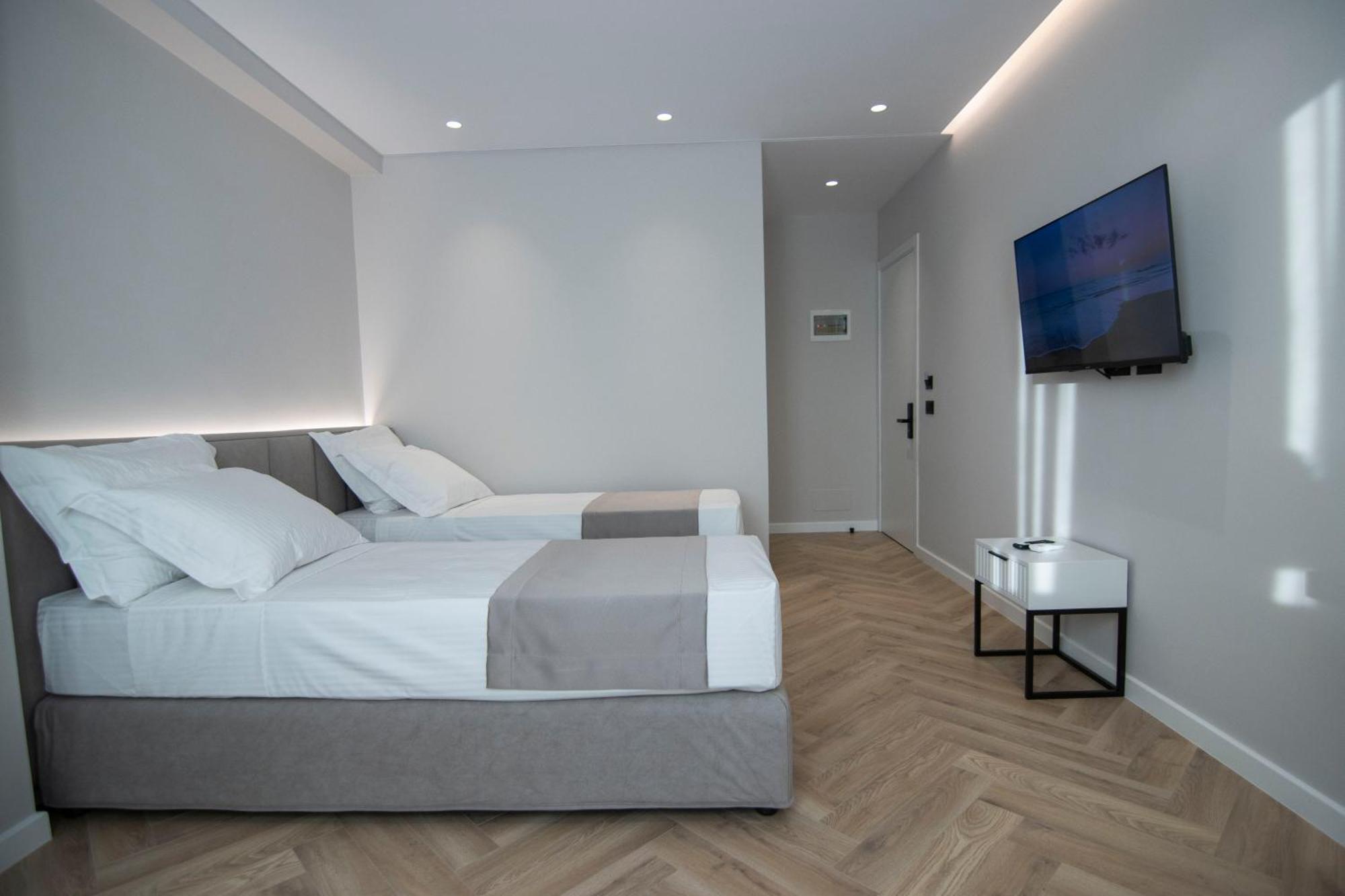 Mina Luxury Rooms Tirana Exterior photo