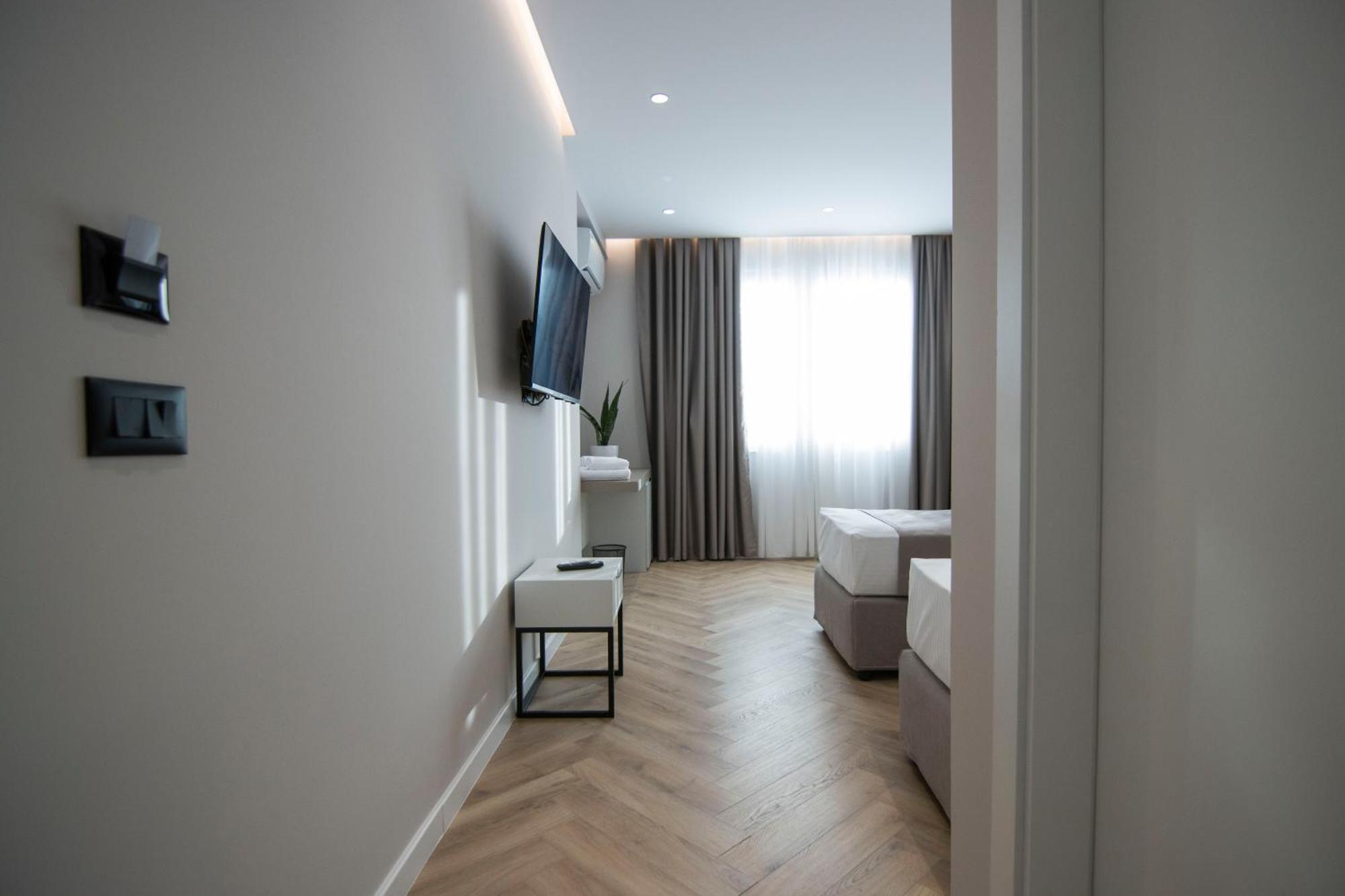 Mina Luxury Rooms Tirana Exterior photo